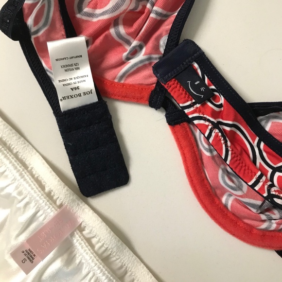 Joe Boxer Bra 36 A and Victoria’s Secret S Thong 2 Piece Set - Picture 4 of 4